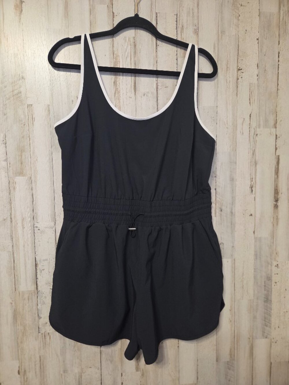 Abercrombie & Fitch size LP black Traveler Romper Shorts Sleeveless w/Pockets